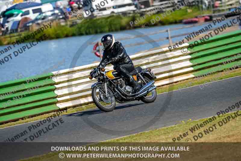 Vintage motorcycle club;eventdigitalimages;mallory park;mallory park trackday photographs;no limits trackdays;peter wileman photography;trackday digital images;trackday photos;vmcc festival 1000 bikes photographs